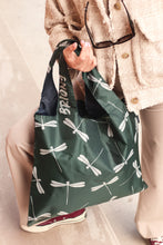 Kép betöltése a galériamegjelenítőbe: Green Dragonfly Shopping Bag