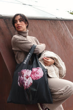 Kép betöltése a galériamegjelenítőbe: Peonies Shopping Bag