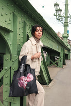Kép betöltése a galériamegjelenítőbe: Peonies Shopping Bag