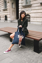 Kép betöltése a galériamegjelenítőbe: Giraffe Face Shopping Bag