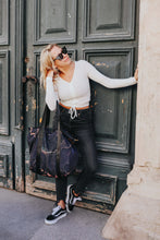 Kép betöltése a galériamegjelenítőbe: Dark Gold Marble Weekender