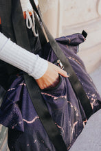 Kép betöltése a galériamegjelenítőbe: Dark Gold Marble Weekender