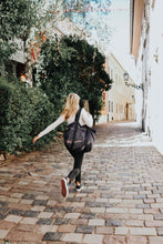 Kép betöltése a galériamegjelenítőbe: Dark Gold Marble Weekender