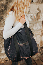 Kép betöltése a galériamegjelenítőbe: Dark Gold Marble Weekender