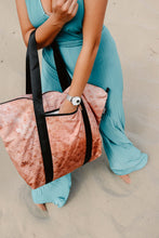 Kép betöltése a galériamegjelenítőbe: Desert Sand Weekender