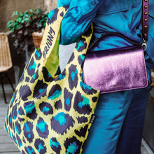 Kép betöltése a galériamegjelenítőbe: Yellow Leopard Skin Shopping Bag