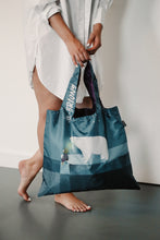 Kép betöltése a galériamegjelenítőbe: Polar Bear Shopping Bag x Rosehip
