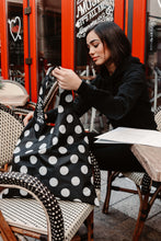 Kép betöltése a galériamegjelenítőbe: White Dots Shopping Bag