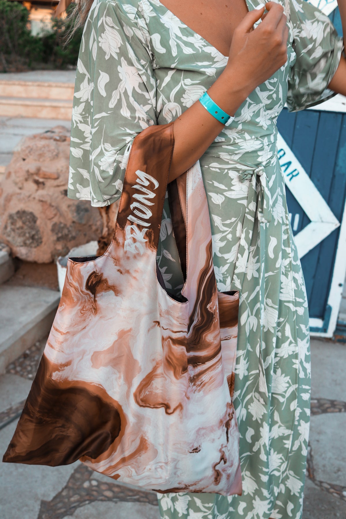 Brown Liquid Shopping Bag