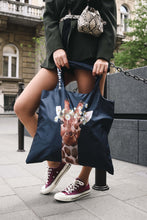 Kép betöltése a galériamegjelenítőbe: Giraffe Face Shopping Bag
