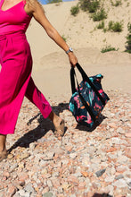 Kép betöltése a galériamegjelenítőbe: Hummingbird Weekender
